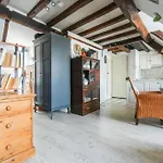 Cozy Apartment In The Center Of Paris